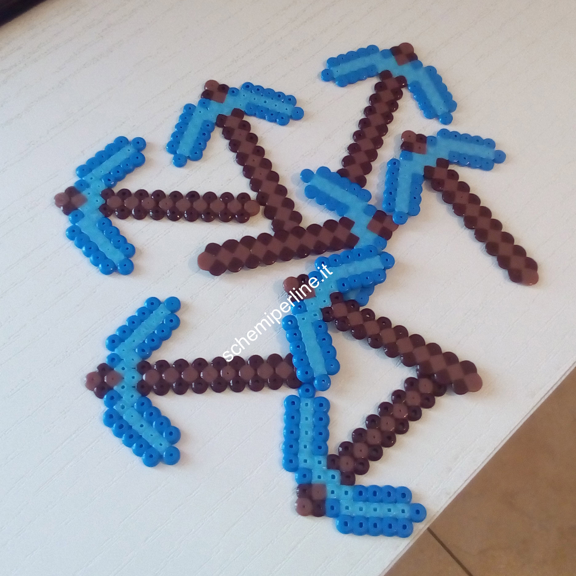 I picconi di diamante di Minecraft foto lavoro perline Pyssla Hama Beads