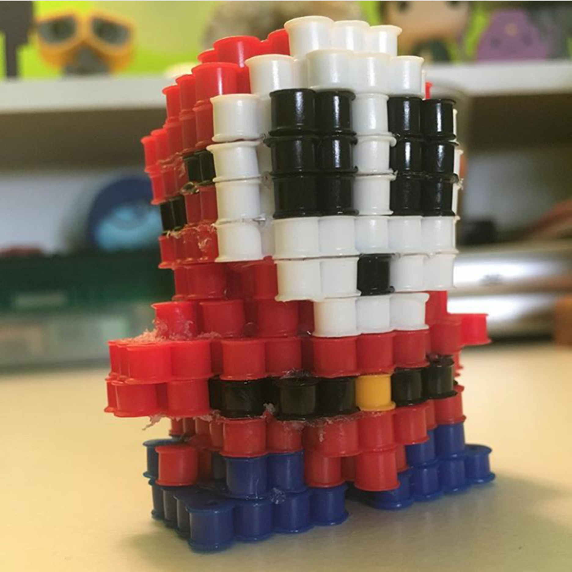 Shy Guy di Super Mario in 3D con le pyssla Follower su Instagram ewirtz217